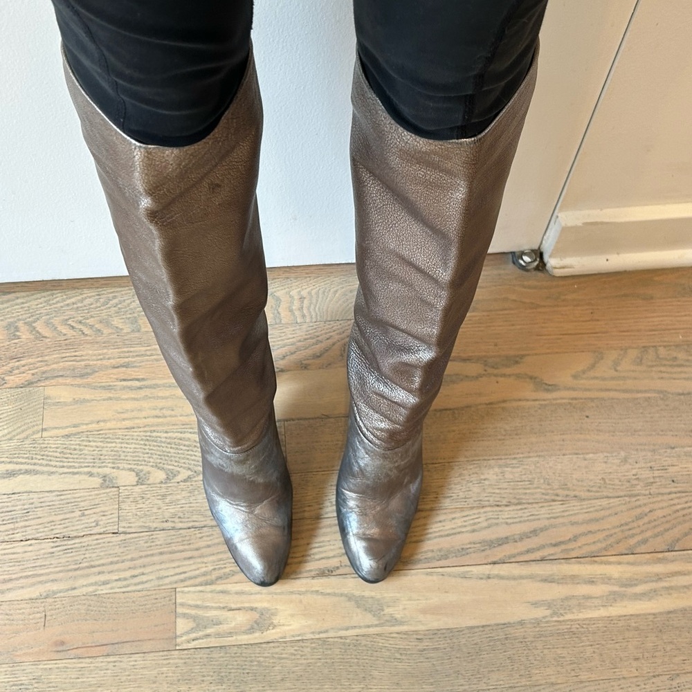 Stuart Weitzman Gray Over the Knee Boots with Pointed Toe and Sleek Design